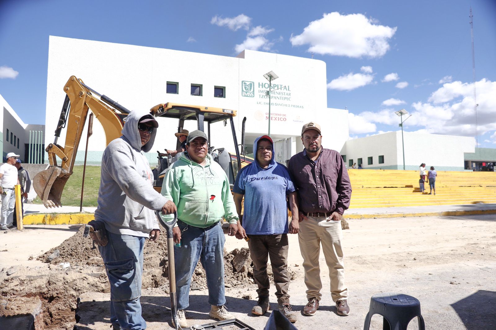 Mejora el gobierno de Tzompantepec red de drenaje sanitario; beneficia a ocho mil habitantes